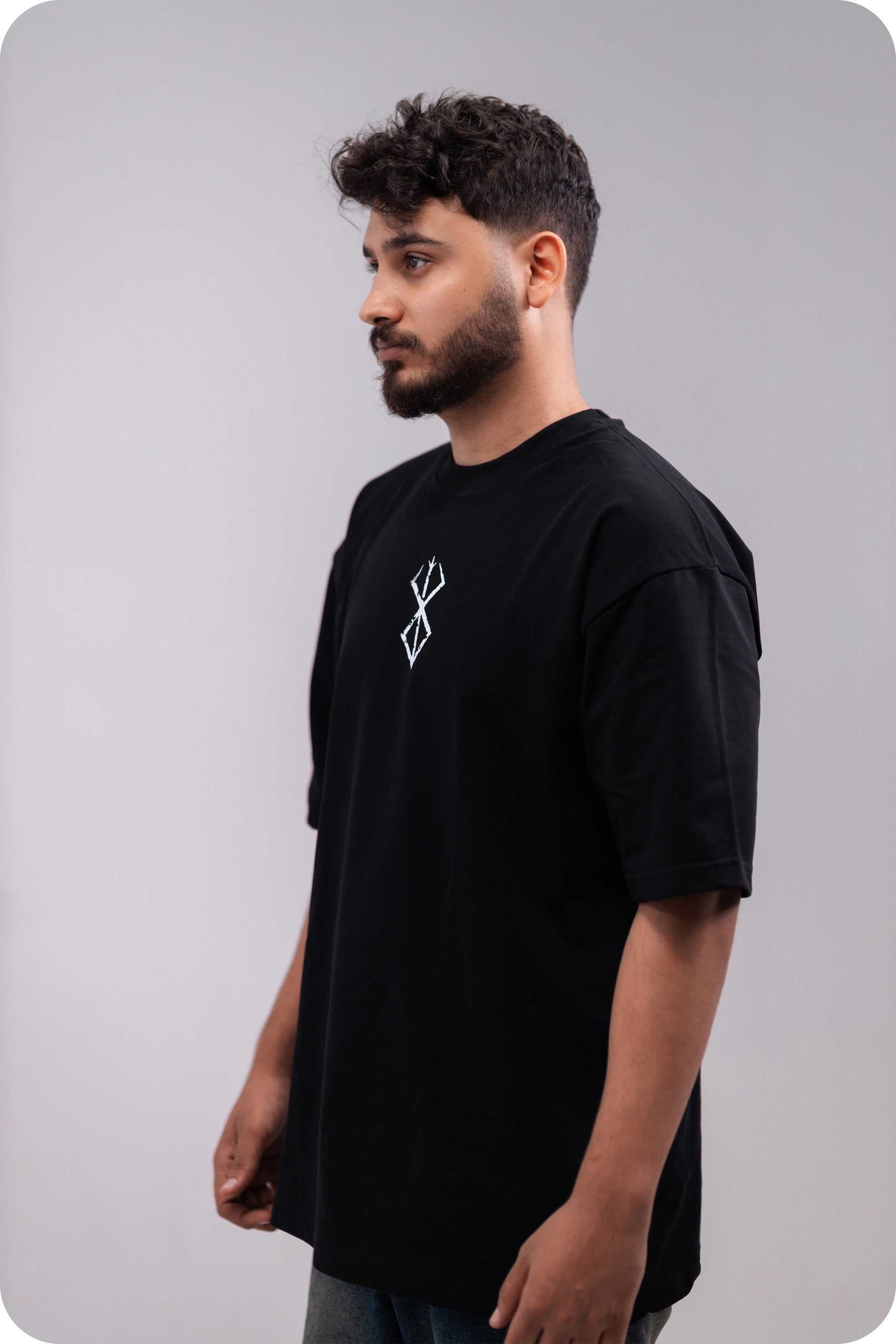 REVER – Oversized T-Shirt – Black [JOJO] Print - REVER