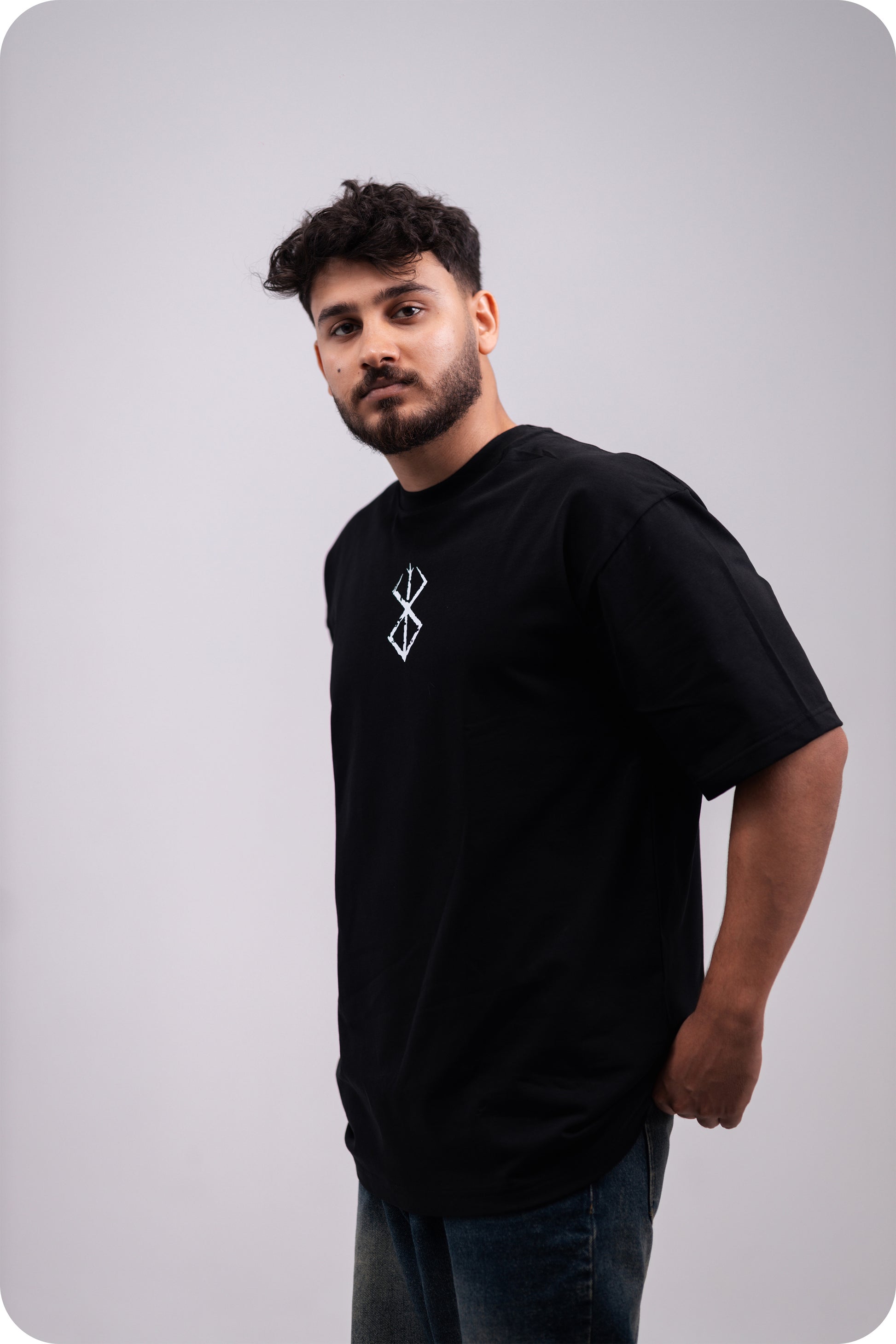 REVER – Oversized T-Shirt – Black [JOJO] Print - REVER
