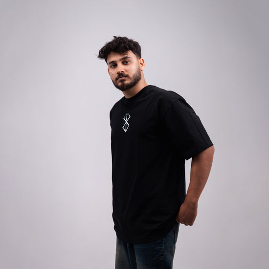 REVER – Oversized T-Shirt – Black [JOJO] Print - REVER