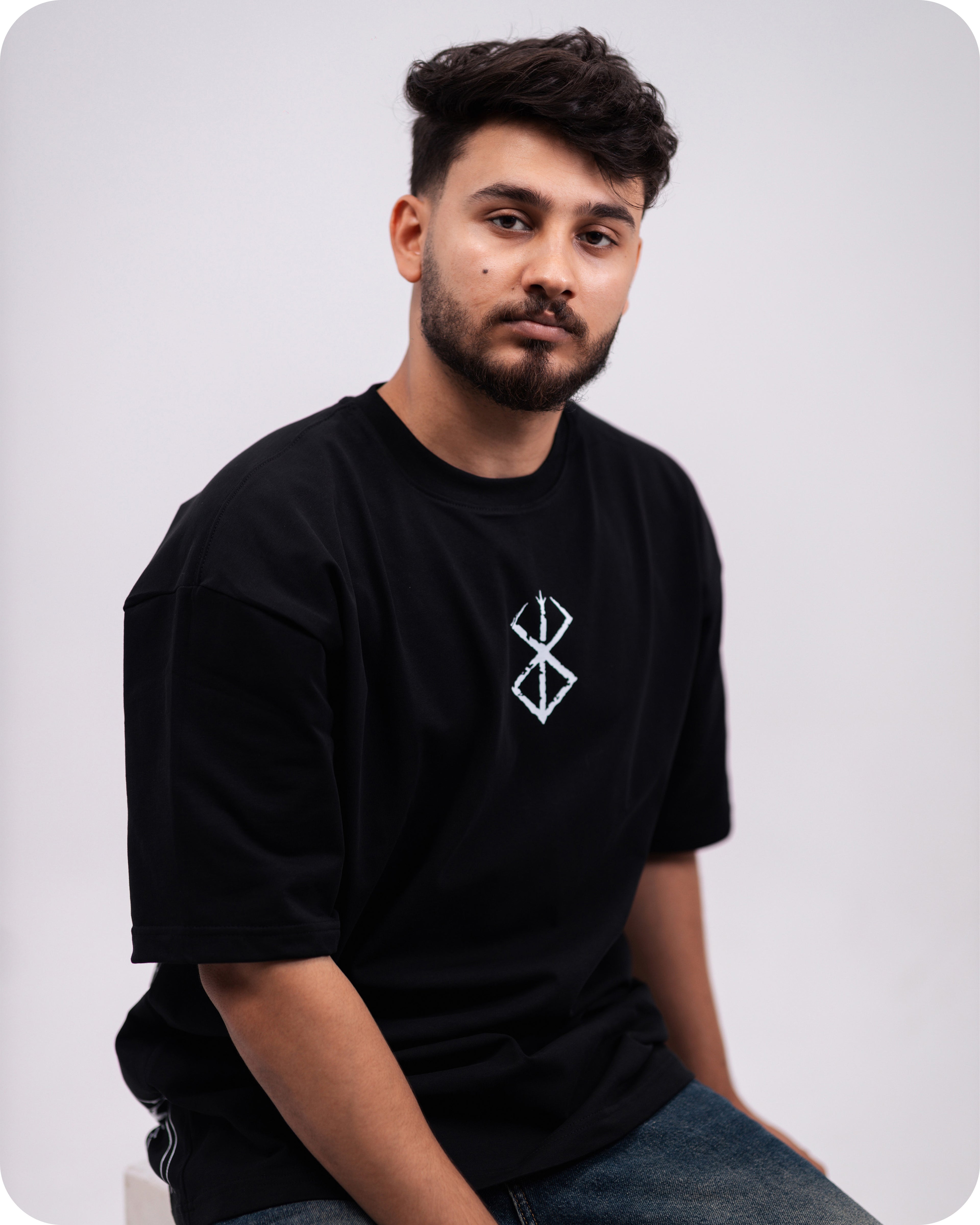 REVER – Oversized T-Shirt – Black [JOJO] Print - REVER