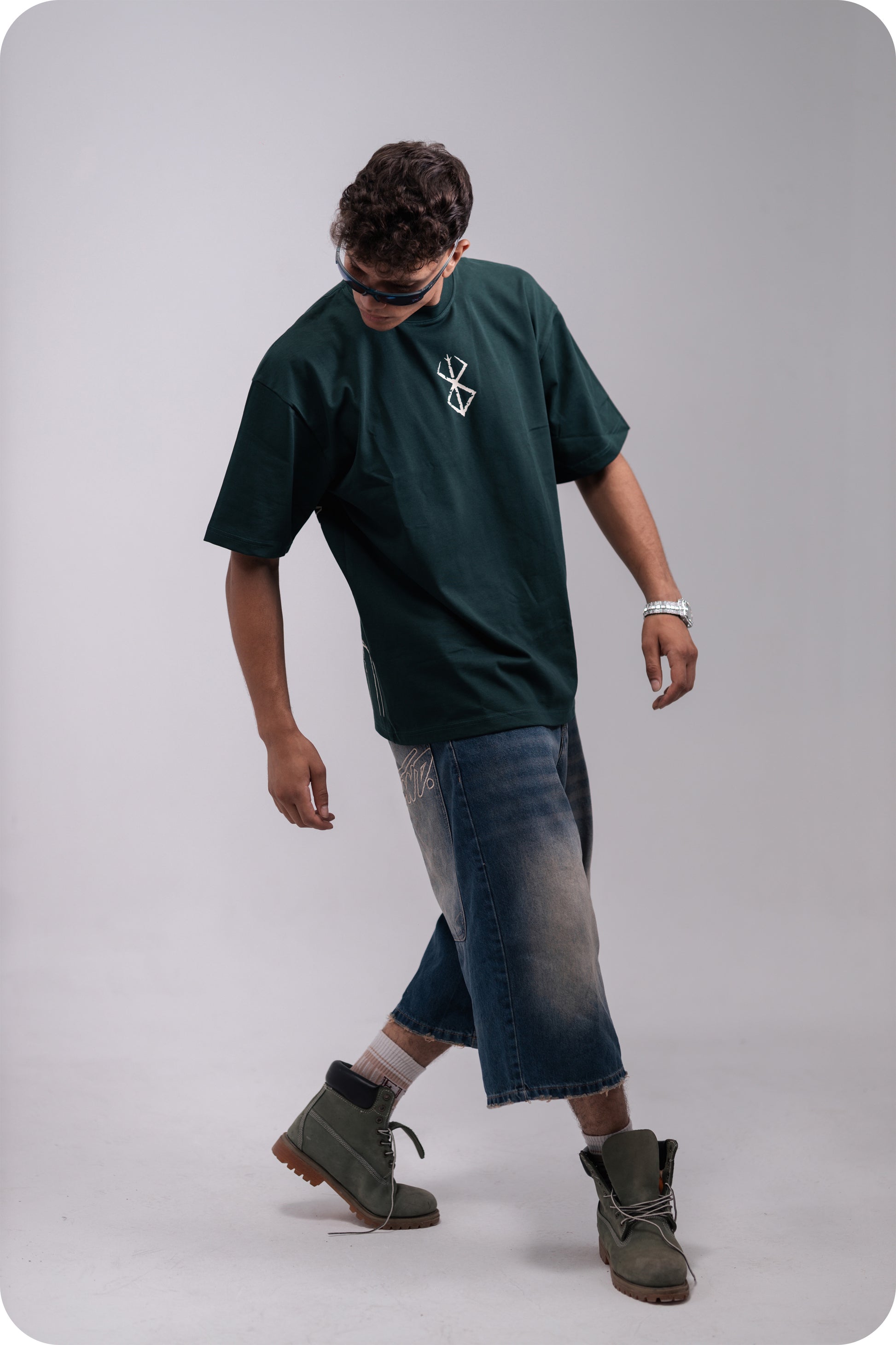 REVER – Oversized T-Shirt – Dark Green [JOJO] Print - REVER