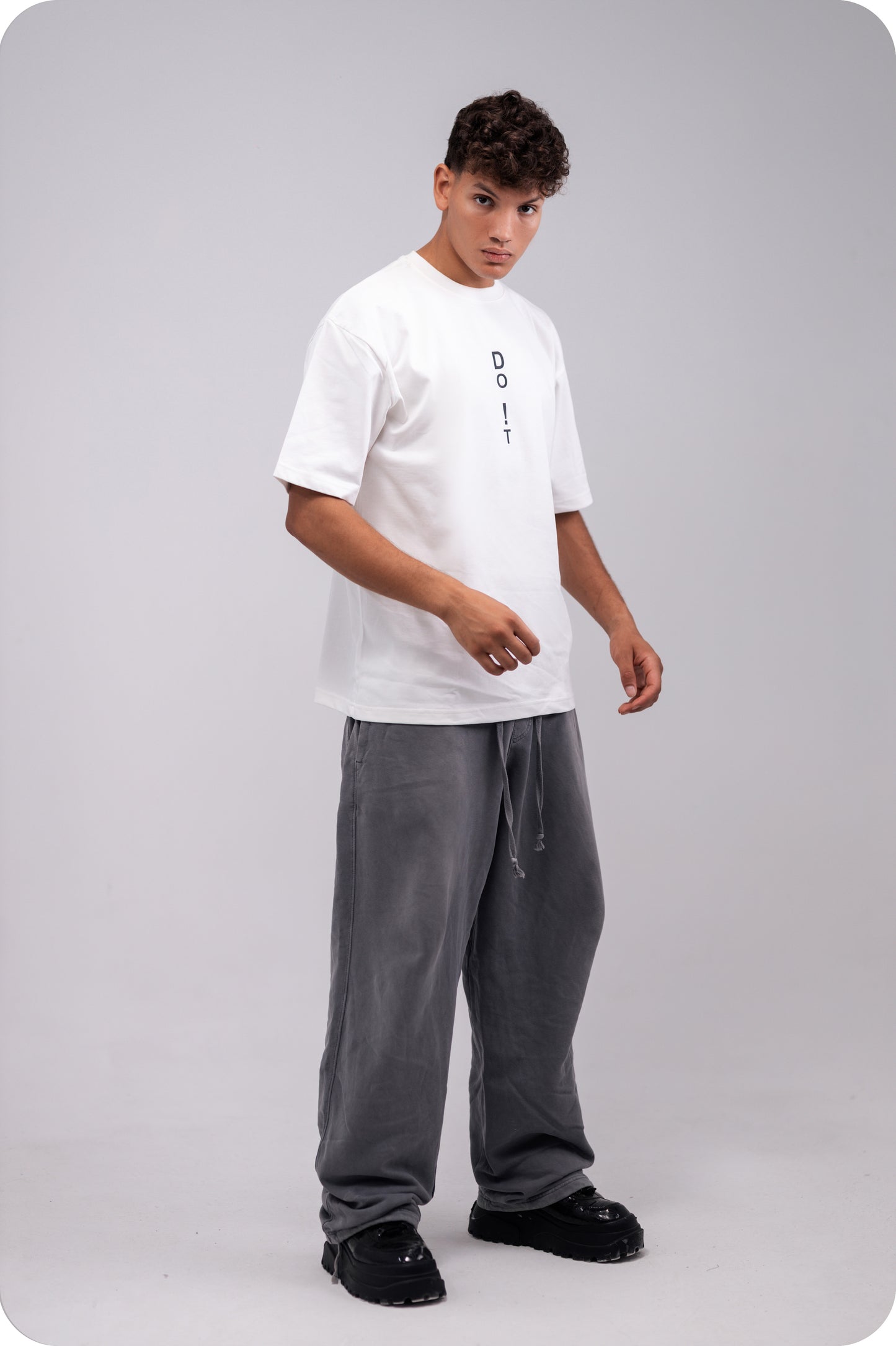 REVER – Oversized T-Shirt – Brown [Just Do It] Print - REVER