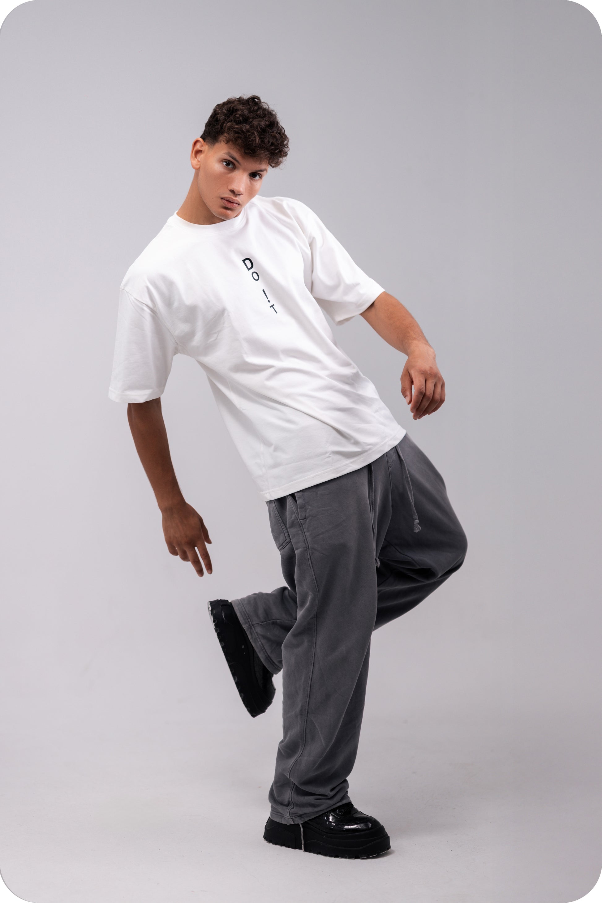 REVER – Oversized T-Shirt – Brown [Just Do It] Print - REVER