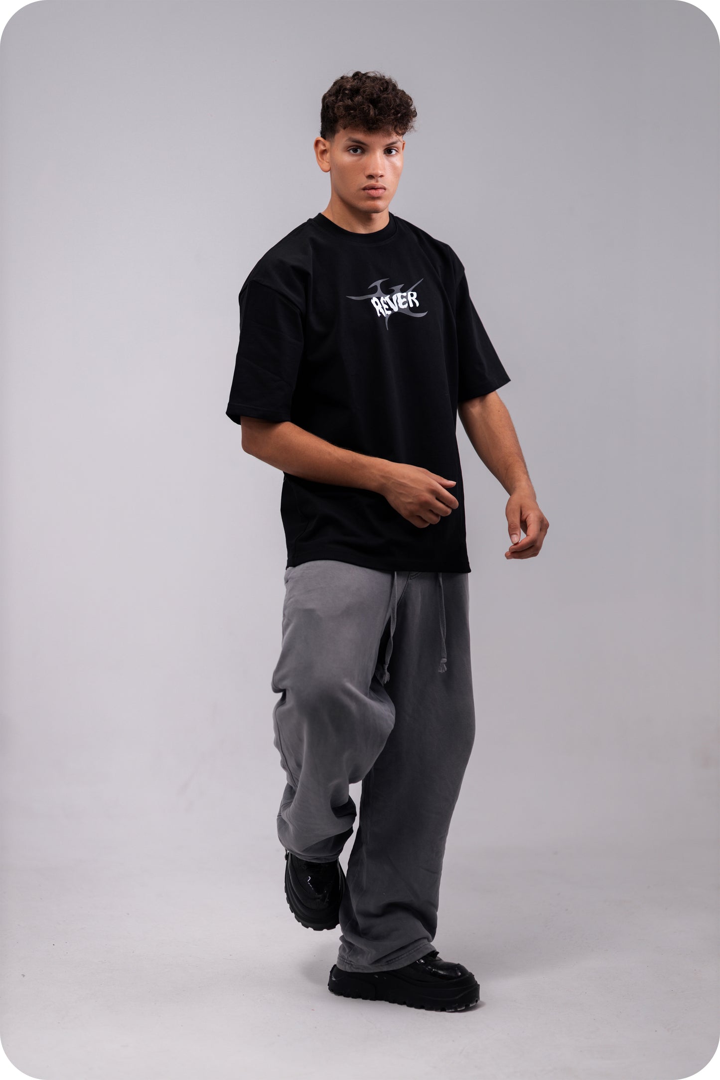 REVER – Oversized T-Shirt – Black [REVER design] Print - REVER