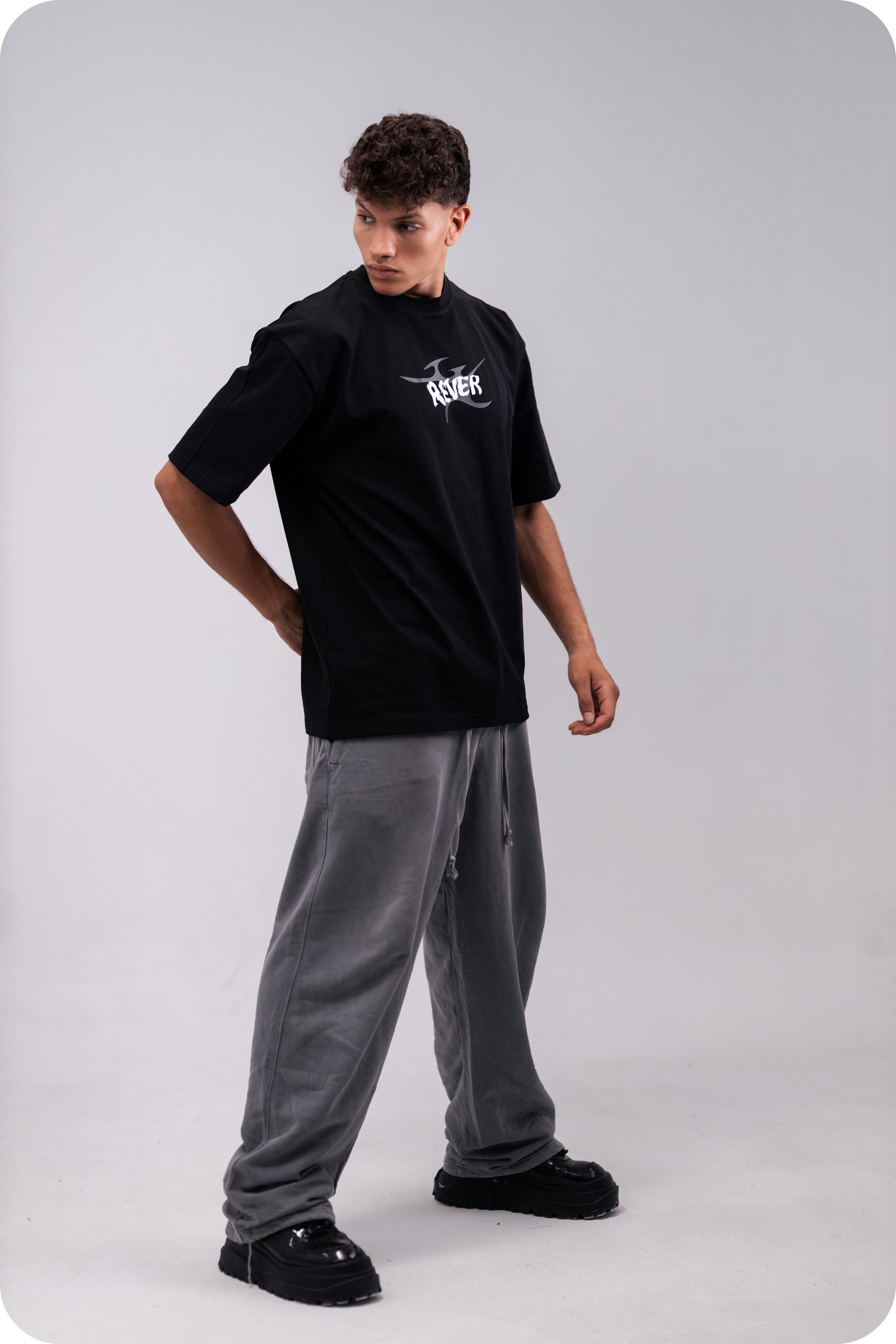 REVER – Oversized T-Shirt – Black [REVER design] Print - REVER