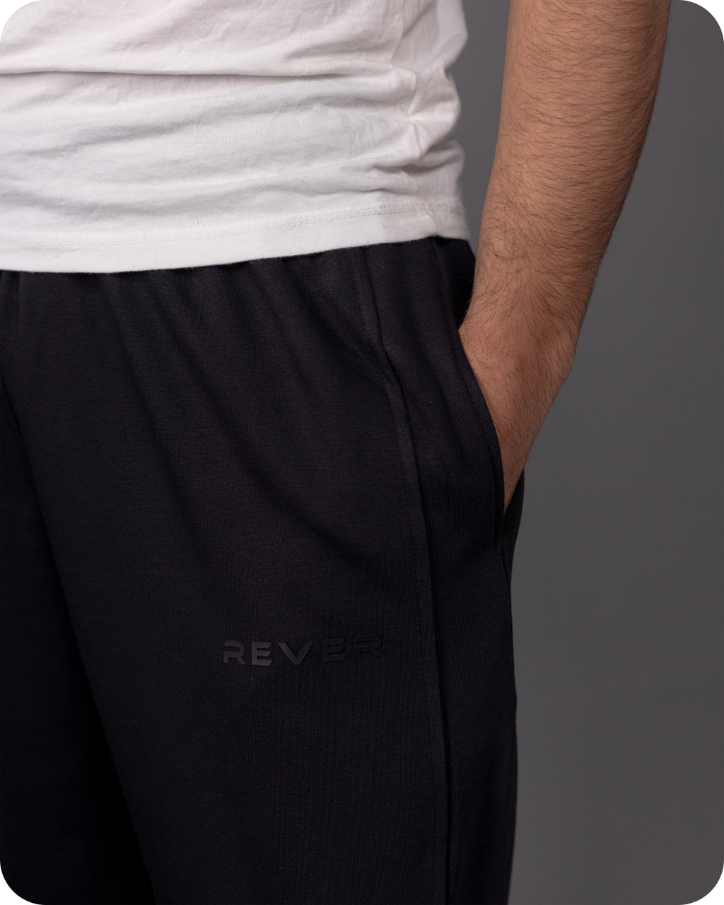 REVER – Baggy Pants – Black PLAIN Baggy Pants – Premium soft fabric, relaxed fit for ultimate comfort and effortless street style.