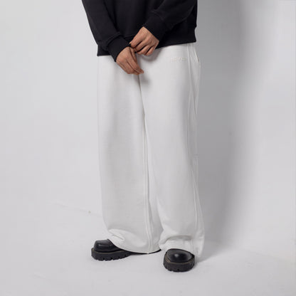 REVER – Baggy Pants – Off White PLAIN Baggy Pants – Premium soft fabric, relaxed fit for ultimate comfort and effortless street style.