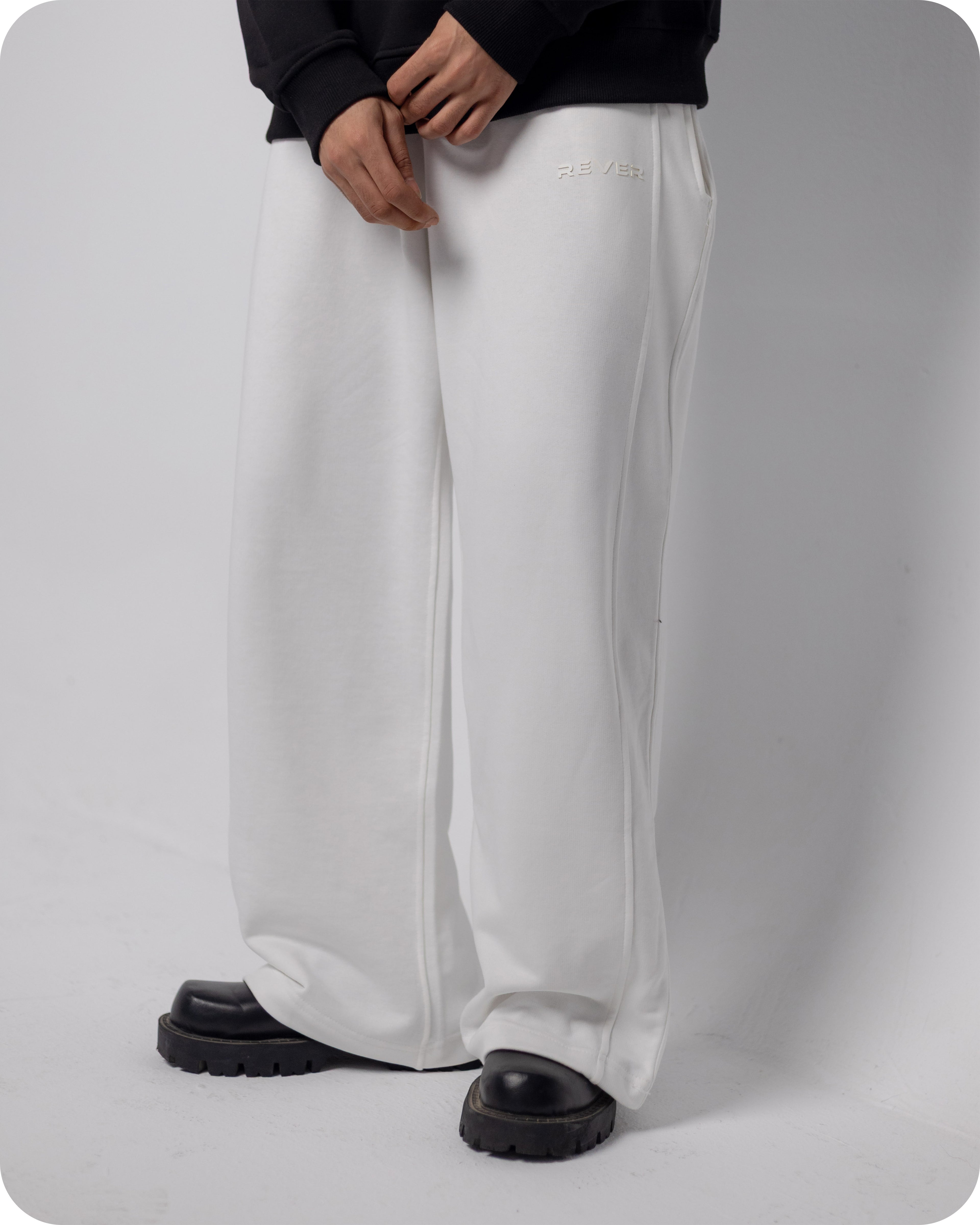 REVER – Baggy Pants – Off White PLAIN Baggy Pants – Premium soft fabric, relaxed fit for ultimate comfort and effortless street style.