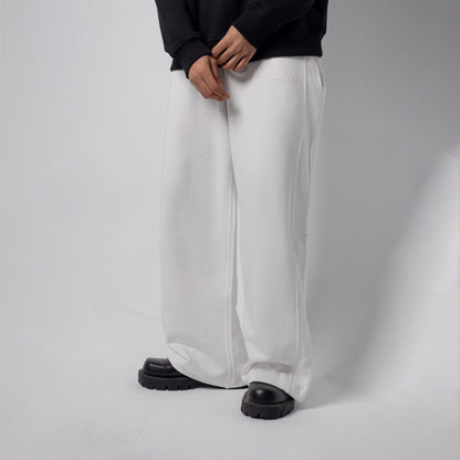 REVER – Baggy Pants – Off White PLAIN Baggy Pants – Premium soft fabric, relaxed fit for ultimate comfort and effortless street style.