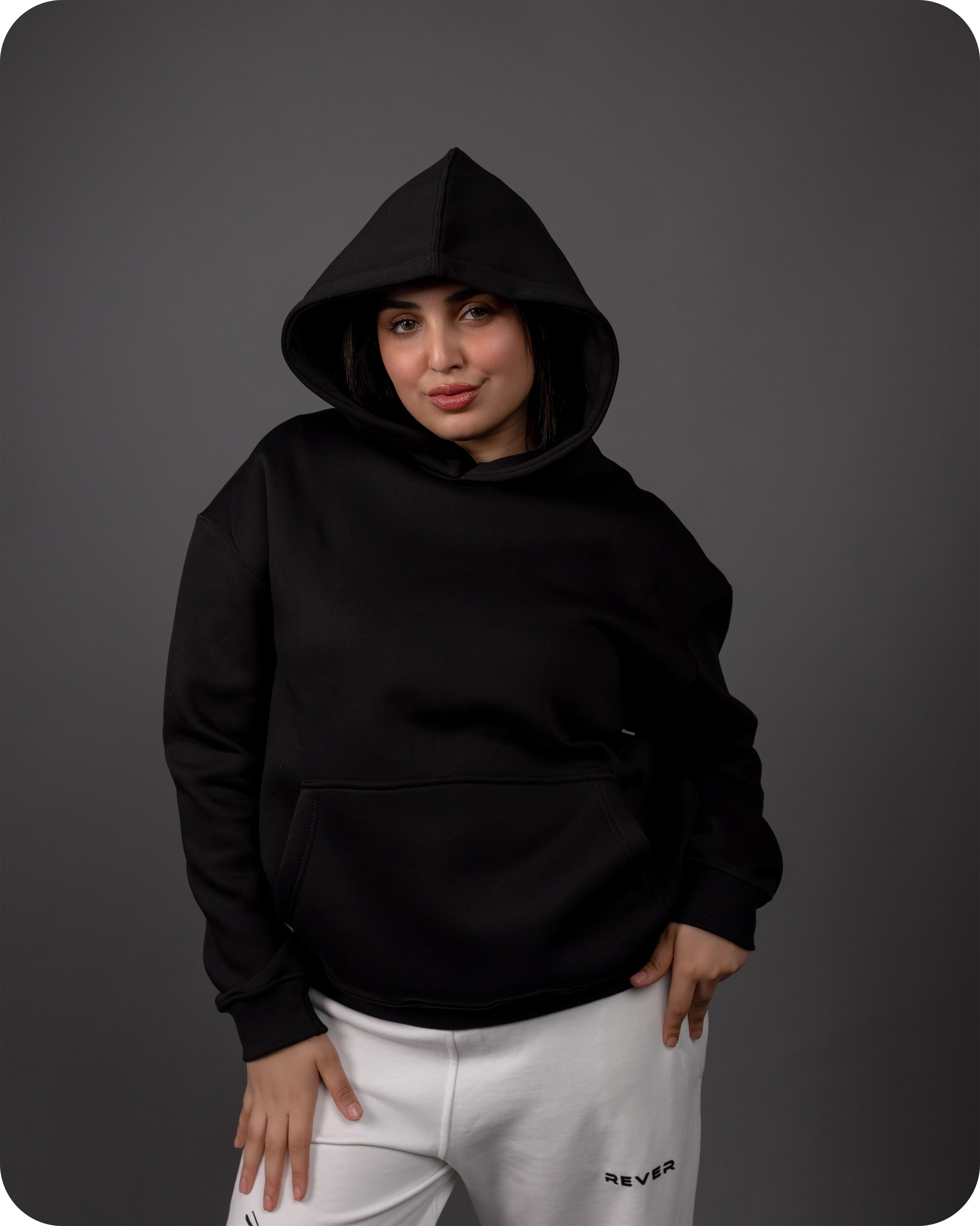 REVER – Oversized Hoodie – Black PLAIN Hoodie Print – Premium soft fabric, relaxed fit for ultimate comfort and effortless street style.