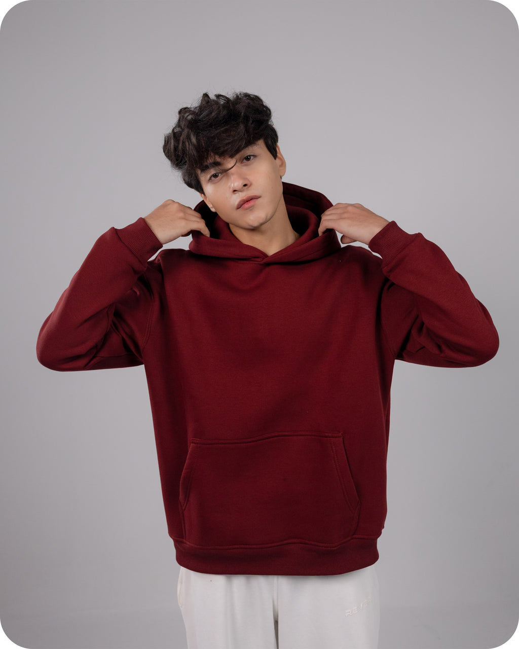 REVER – Oversized Hoodie – Burgundy PLAIN Hoodie Print – Premium soft fabric, relaxed fit for ultimate comfort and effortless street style.