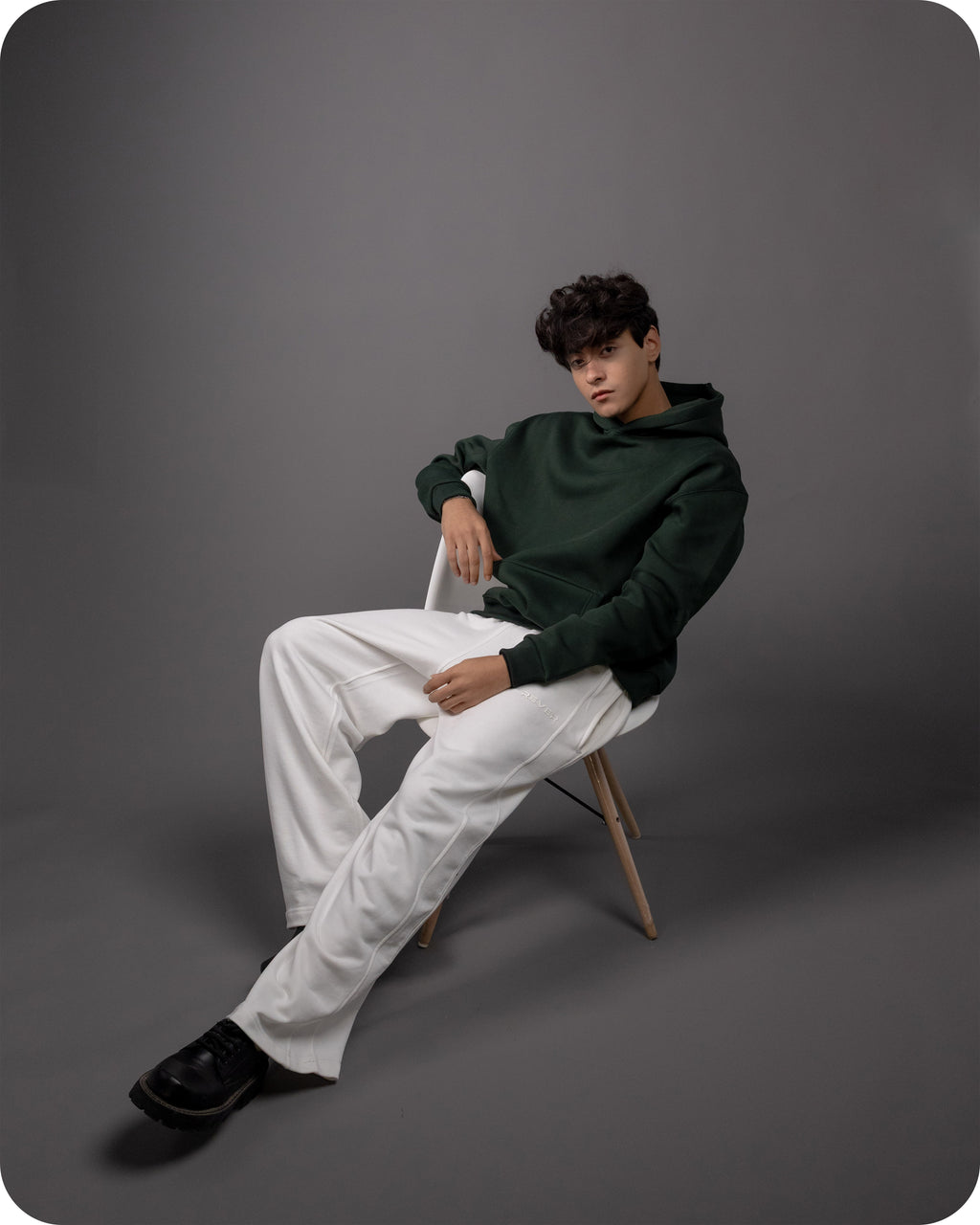 REVER – Oversized Hoodie – Dark Green PLAIN Hoodie Print – Premium soft fabric, relaxed fit for ultimate comfort and effortless street style.