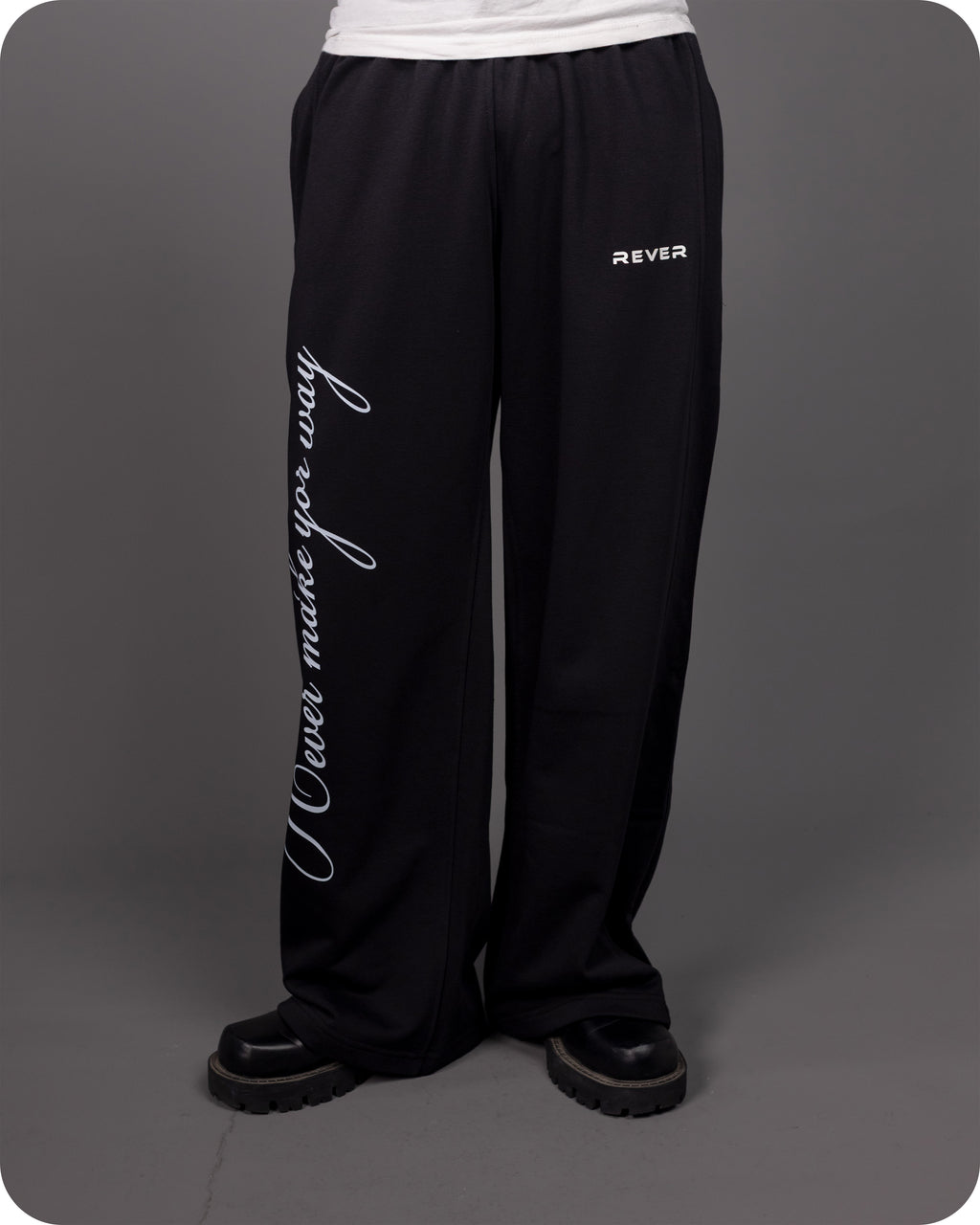 REVER – Baggy Pants – Black PRINTED Baggy Pants – Premium soft fabric, relaxed fit for ultimate comfort and effortless street style.