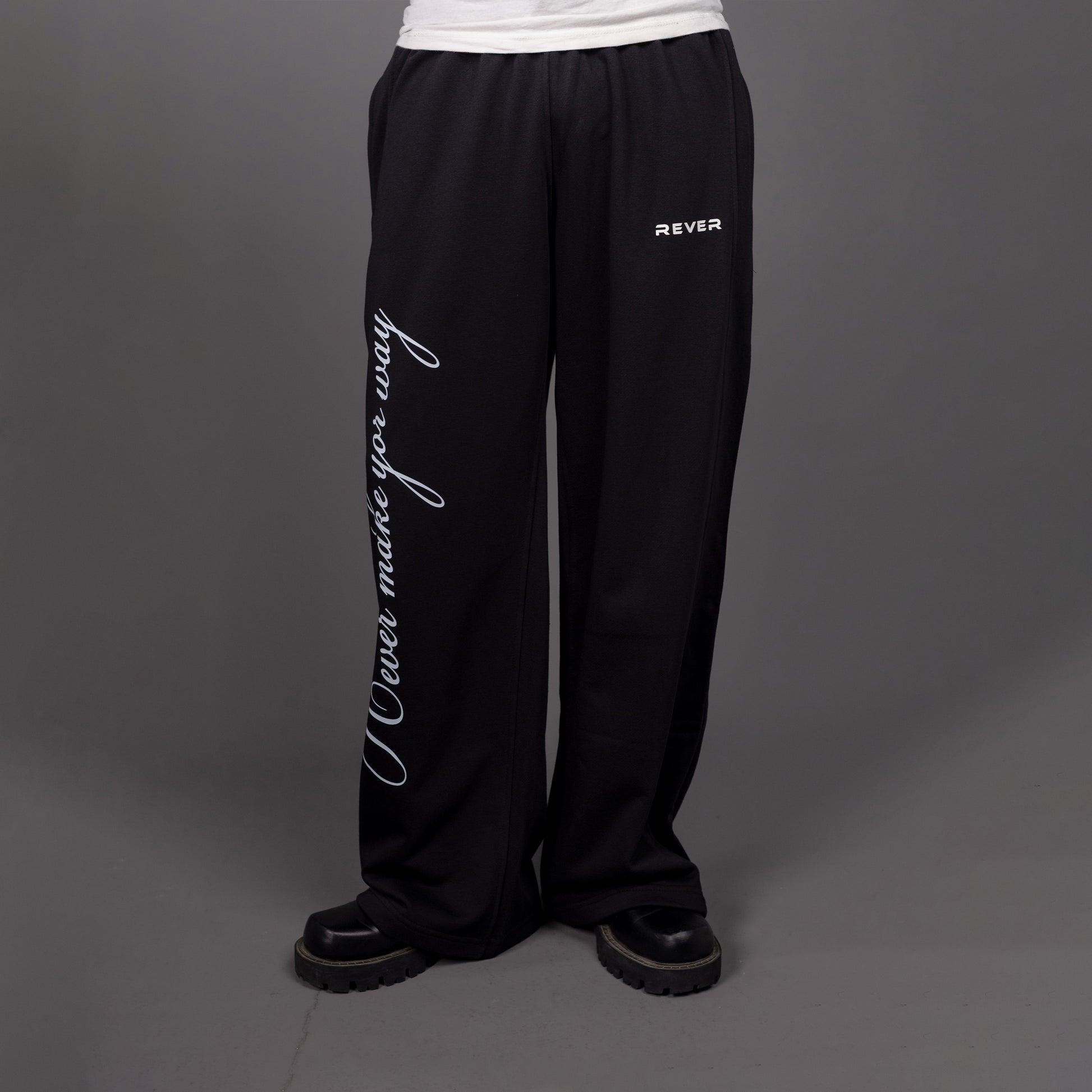REVER – Baggy Pants – Black PRINTED Baggy Pants – Premium soft fabric, relaxed fit for ultimate comfort and effortless street style.