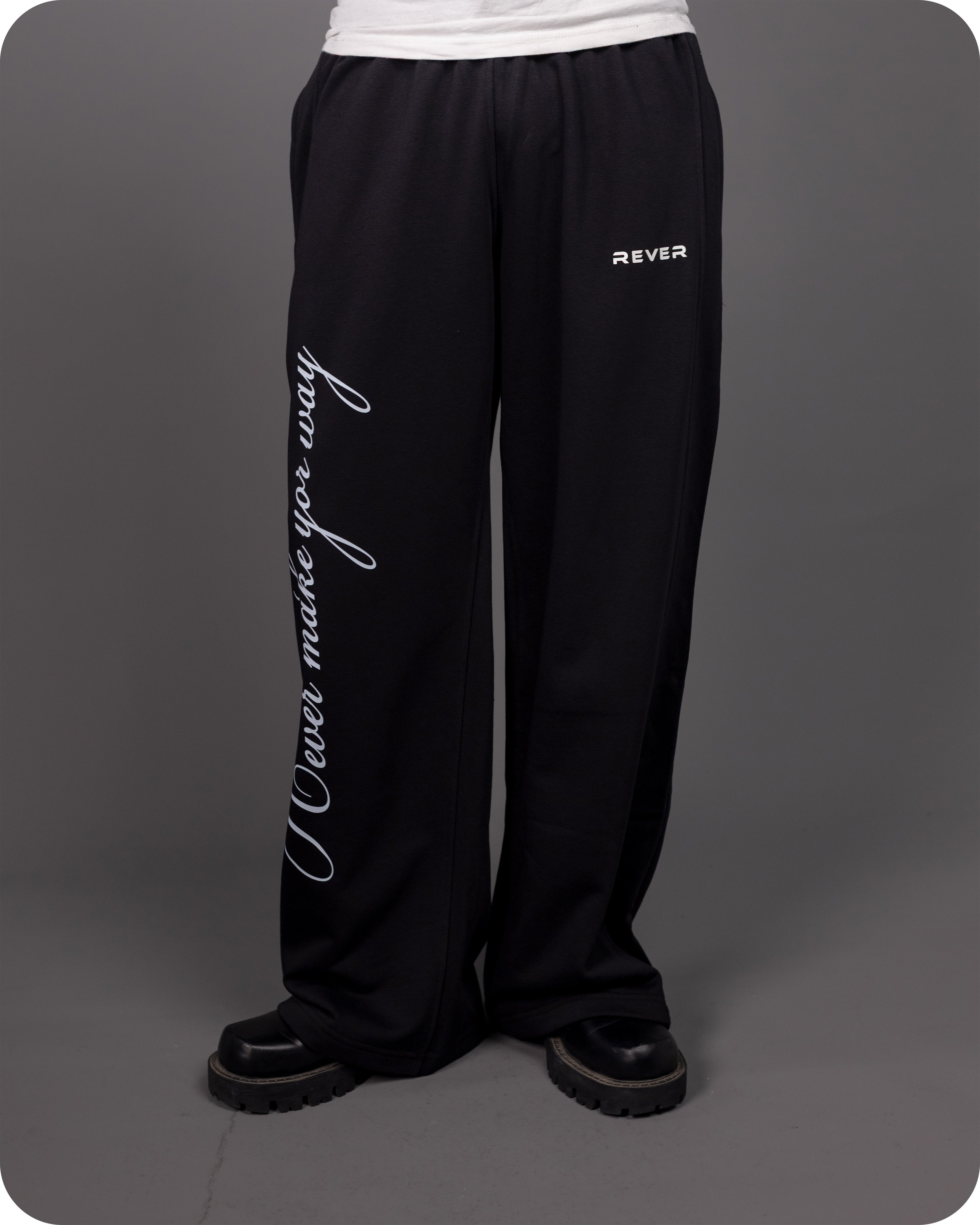REVER – Baggy Pants – Black PRINTED Baggy Pants – Premium soft fabric, relaxed fit for ultimate comfort and effortless street style.
