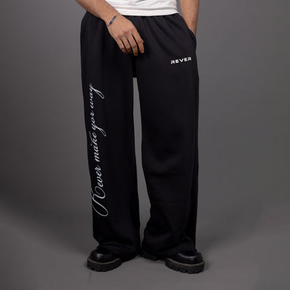 REVER – Baggy Pants – Black PRINTED Baggy Pants – Premium soft fabric, relaxed fit for ultimate comfort and effortless street style.