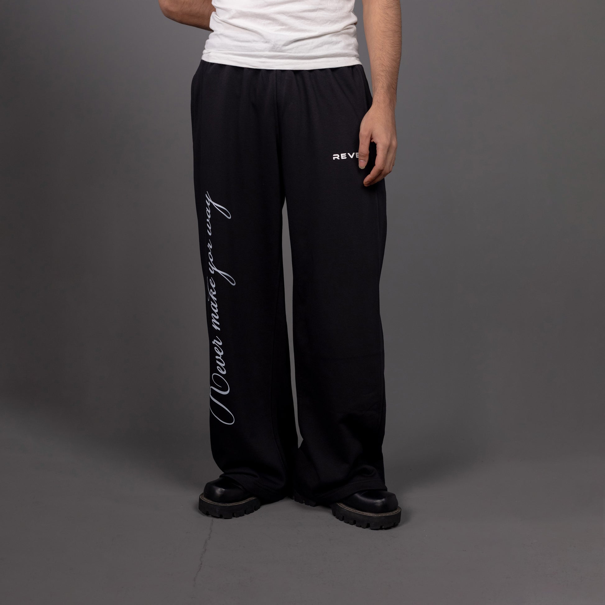 REVER – Baggy Pants – Black PRINTED Baggy Pants – Premium soft fabric, relaxed fit for ultimate comfort and effortless street style.