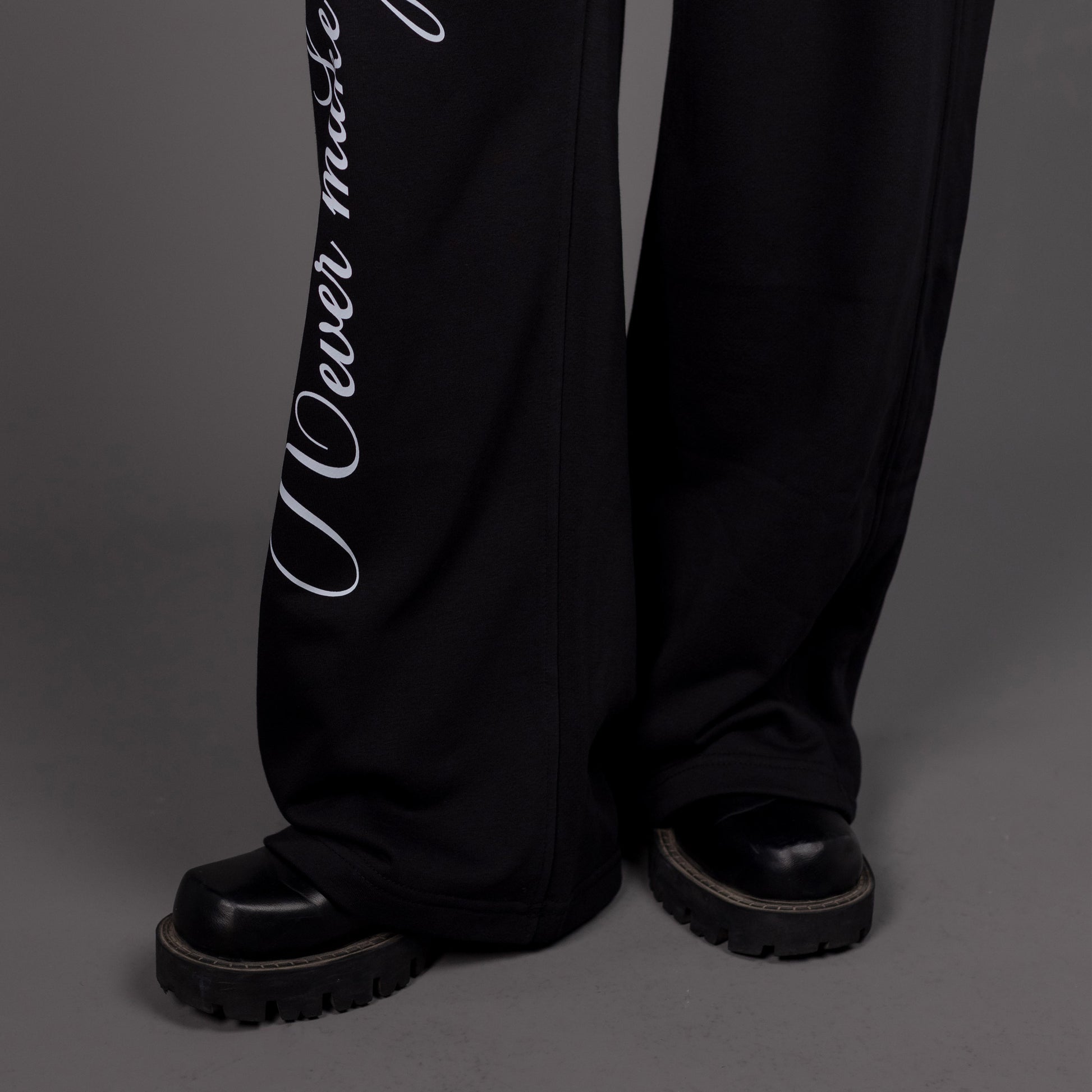 REVER – Baggy Pants – Black PRINTED Baggy Pants – Premium soft fabric, relaxed fit for ultimate comfort and effortless street style.