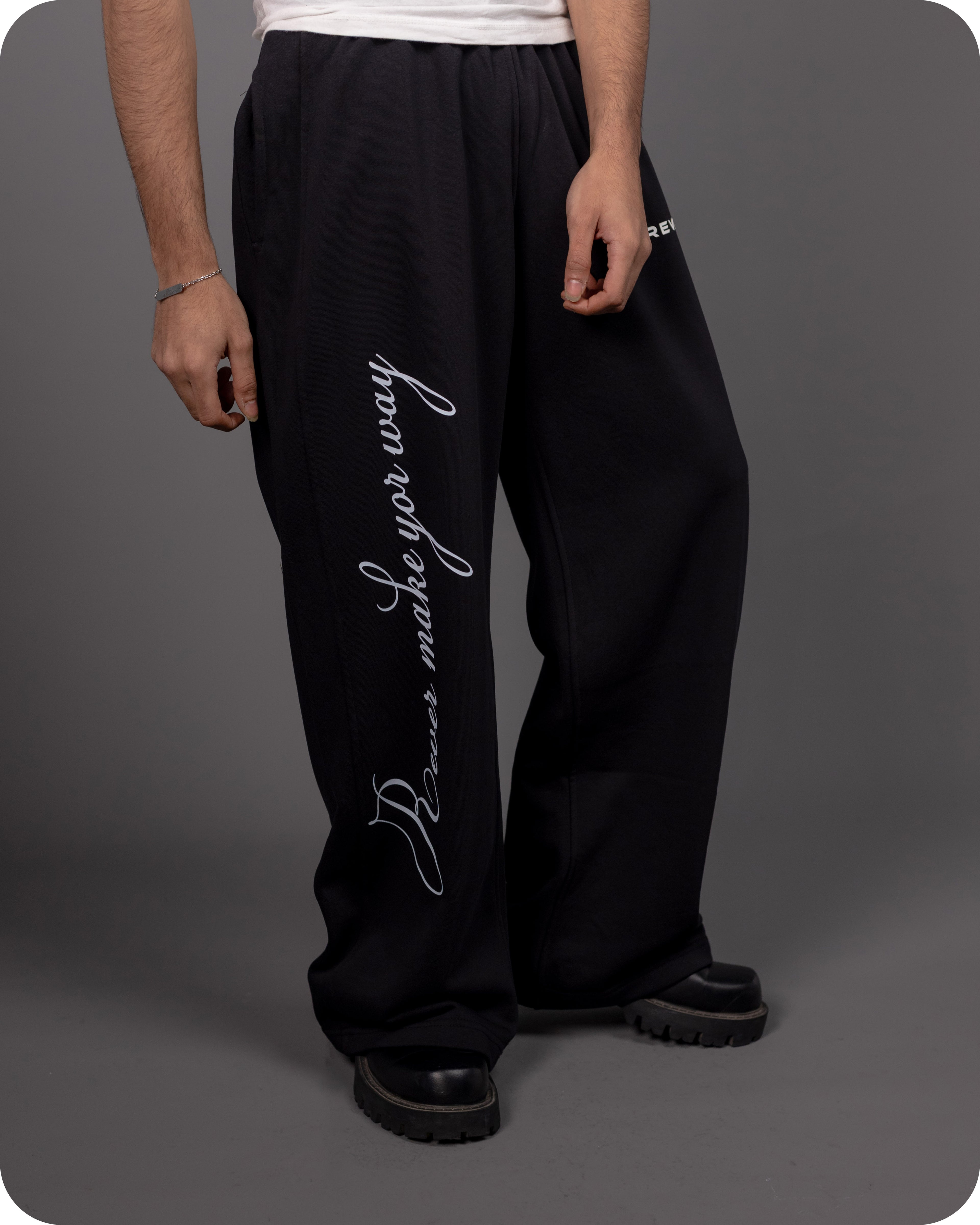 REVER – Baggy Pants – Black PRINTED Baggy Pants – Premium soft fabric, relaxed fit for ultimate comfort and effortless street style.