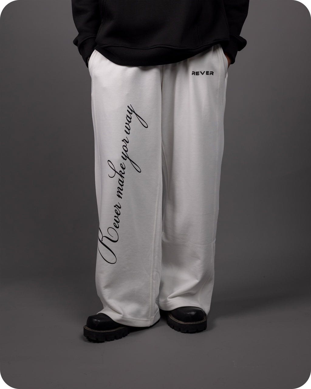 REVER – Baggy Pants – Off White PRINTED Baggy Pants – Premium soft fabric, relaxed fit for ultimate comfort and effortless street style.