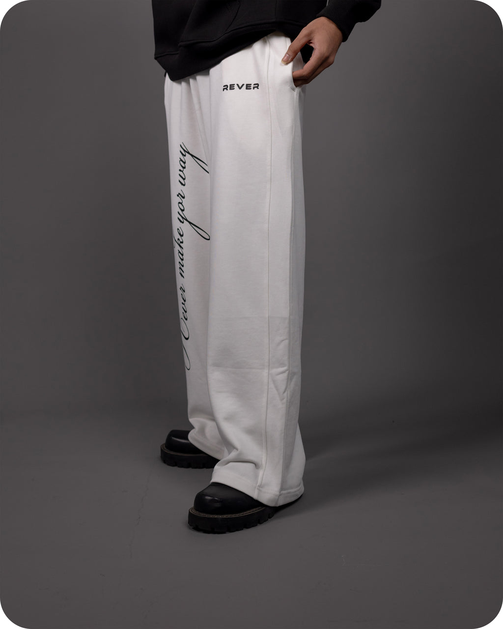 REVER – Baggy Pants – Off White PRINTED Baggy Pants – Premium soft fabric, relaxed fit for ultimate comfort and effortless street style.
