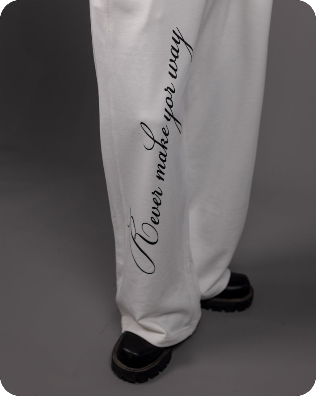 REVER – Baggy Pants – Off White PRINTED Baggy Pants – Premium soft fabric, relaxed fit for ultimate comfort and effortless street style.