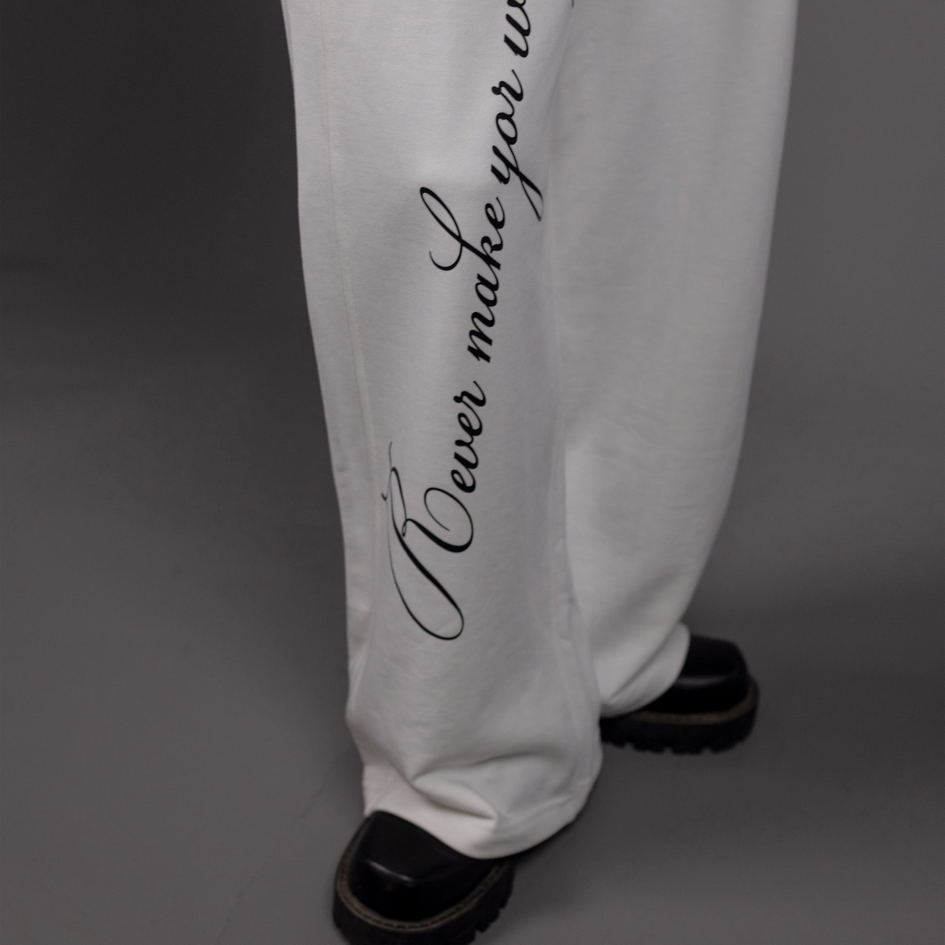 REVER – Baggy Pants – Off White PRINTED Baggy Pants – Premium soft fabric, relaxed fit for ultimate comfort and effortless street style.