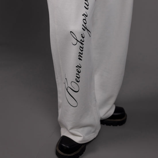 REVER – Baggy Pants – Off White PRINTED Baggy Pants – Premium soft fabric, relaxed fit for ultimate comfort and effortless street style.