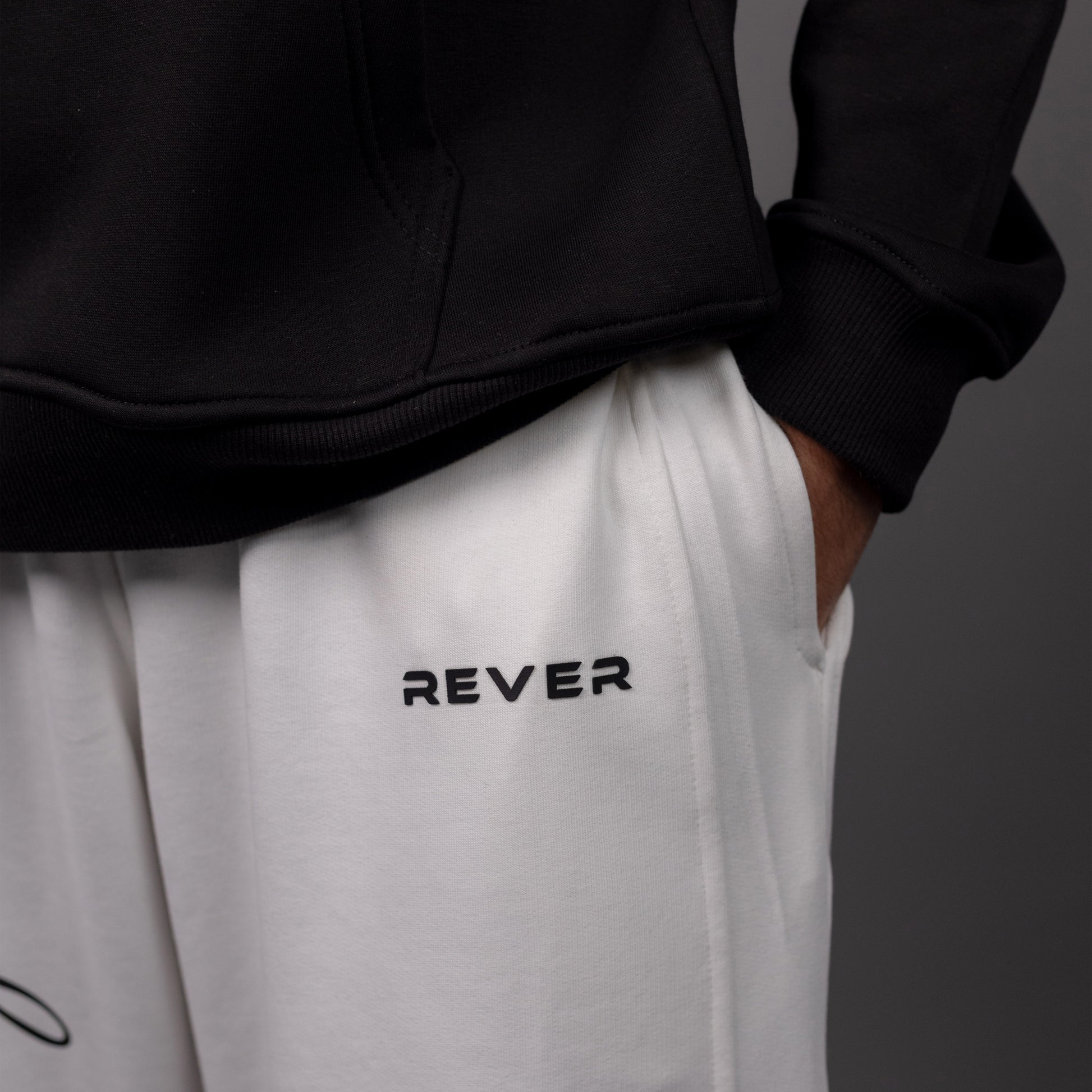 REVER – Baggy Pants – Off White PRINTED Baggy Pants – Premium soft fabric, relaxed fit for ultimate comfort and effortless street style.