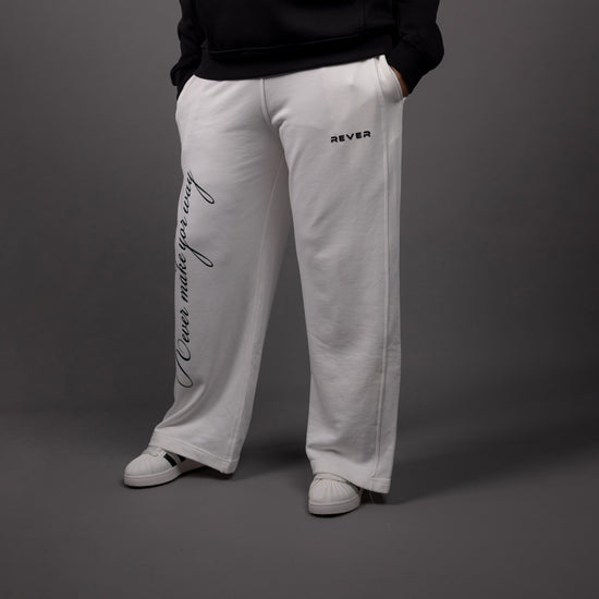 REVER – Baggy Pants – Off White PRINTED Baggy Pants – Premium soft fabric, relaxed fit for ultimate comfort and effortless street style.