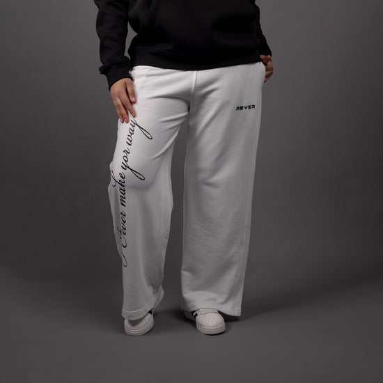 REVER – Baggy Pants – Off White PRINTED Baggy Pants – Premium soft fabric, relaxed fit for ultimate comfort and effortless street style.