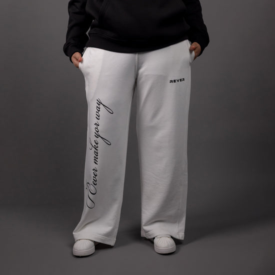 REVER – Baggy Pants – Off White PRINTED Baggy Pants – Premium soft fabric, relaxed fit for ultimate comfort and effortless street style.