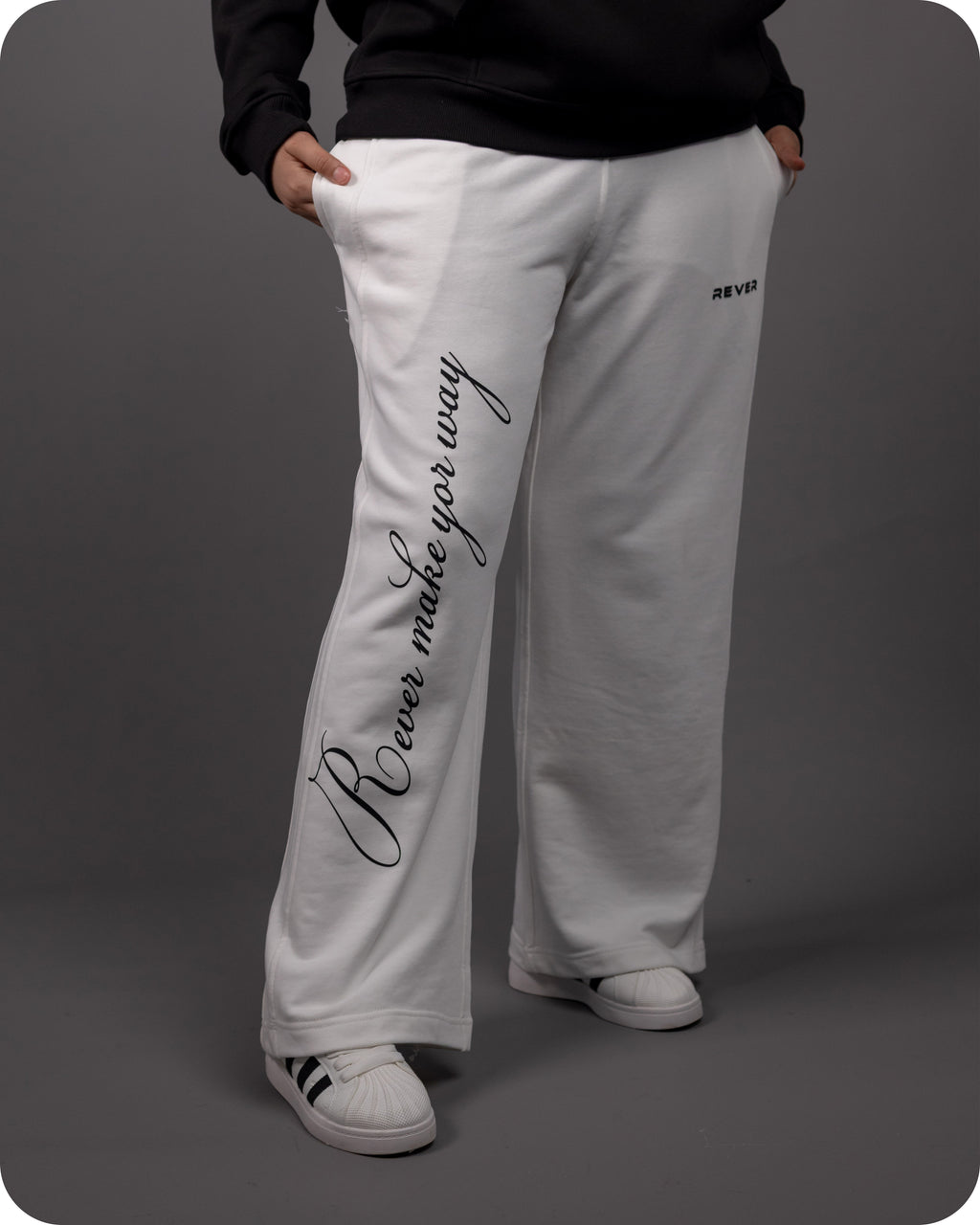 REVER – Baggy Pants – Off White PRINTED Baggy Pants – Premium soft fabric, relaxed fit for ultimate comfort and effortless street style.