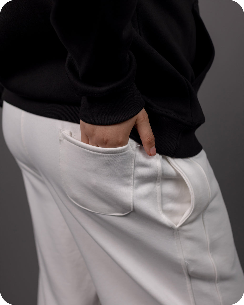 REVER – Baggy Pants – Off White PRINTED Baggy Pants – Premium soft fabric, relaxed fit for ultimate comfort and effortless street style.