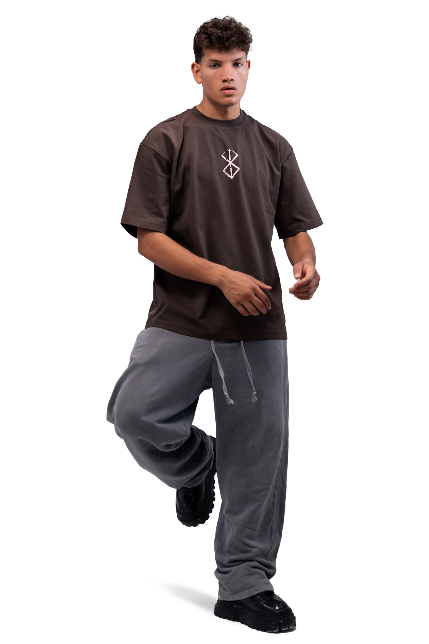 Rever home page featured product image showcasing a model wearing an oversized t-shirt, styled against a minimal grey backdrop, reflecting the brand’s clean and contemporary fashion identity.