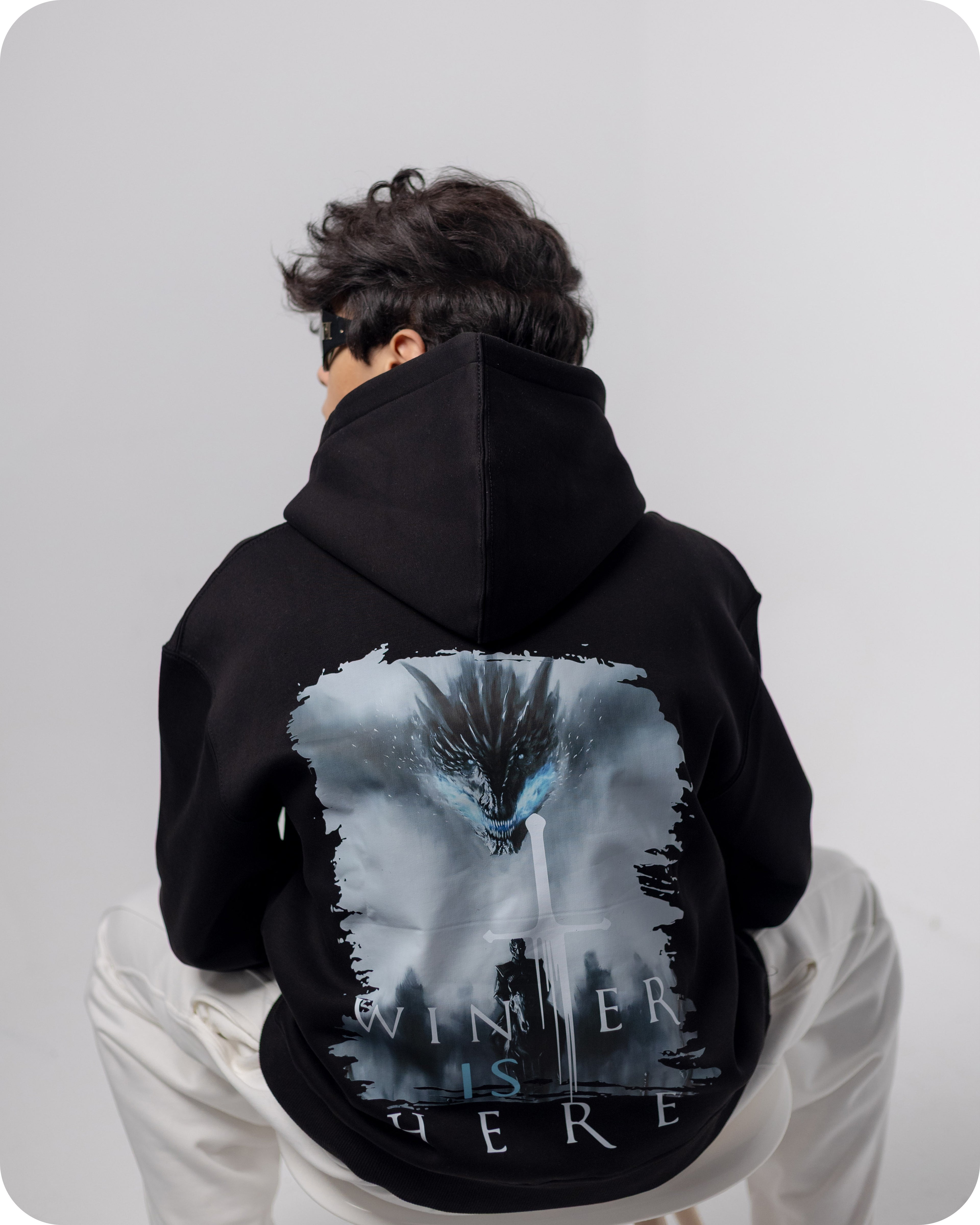 REVER – Oversized Hoodie – Black WINTER IS COMING Print – Premium soft fabric, relaxed fit for ultimate comfort and effortless street style.